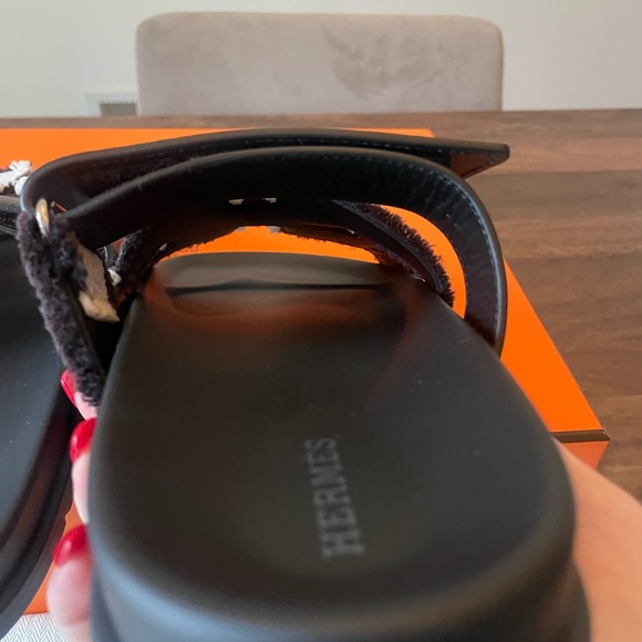 SOLD Hermes Fringe Chypre Sandals - Picture 9 of 13